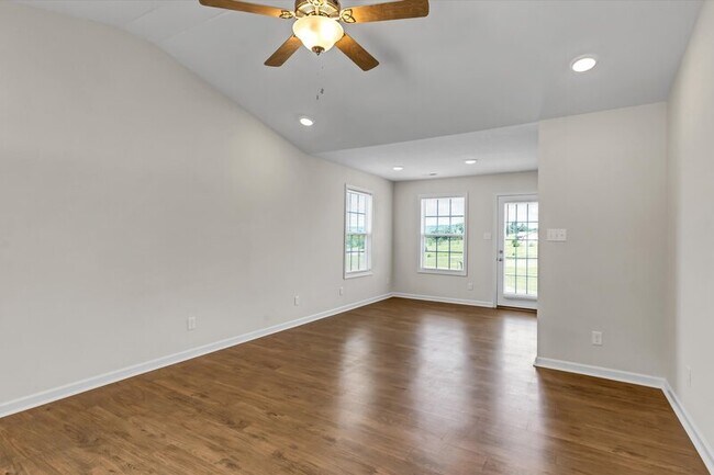 Foto del edificio - 2022 McCleary Rd