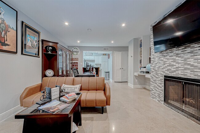 Building Photo - 1860 White Oak Dr