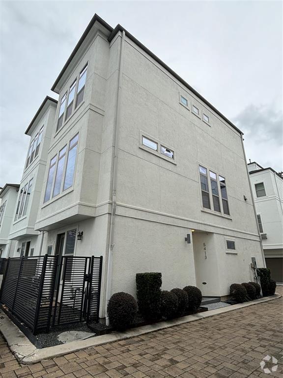 Building Photo - 5413 Larkin St