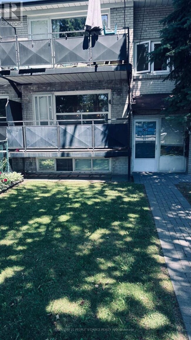 Building Photo - 812 Ellesmere Rd