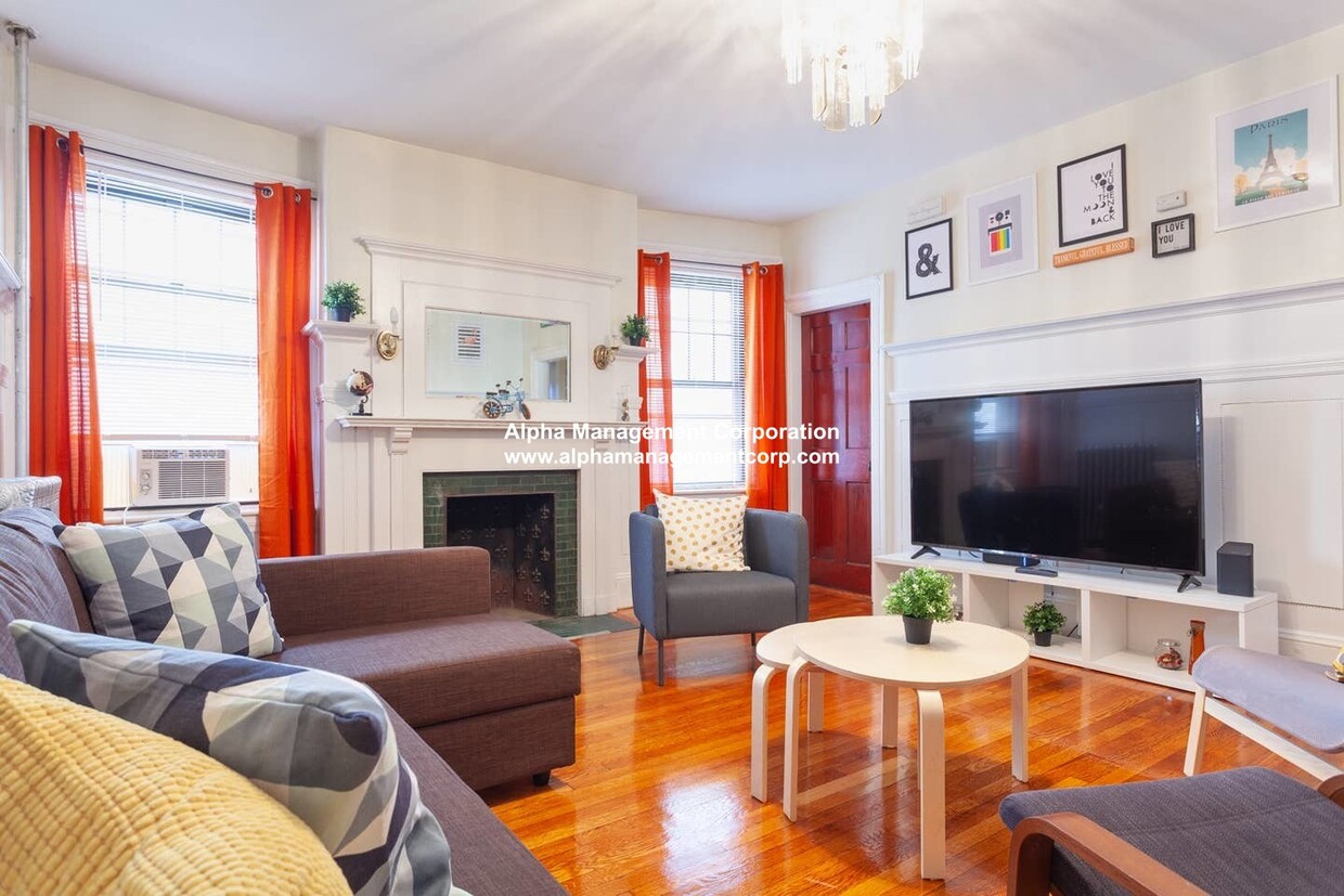 Primary Photo - 1370 Beacon St