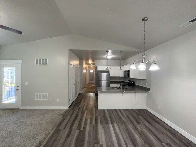 Foto del edificio - 3696 W 1850 N