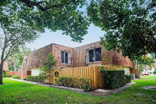 Building Photo - 2161 Orange Grove Dr