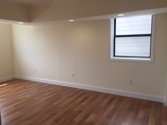 Building Photo - 6515 Boulevard E