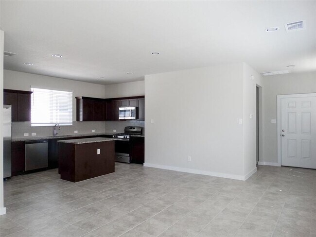 Foto del edificio - 370 Hortus Dr