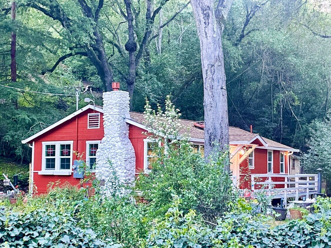 Primary Photo - 1011 Metcalf Rd