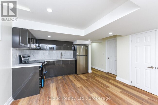 Photo du bâtiment - 5744 Philip Dr