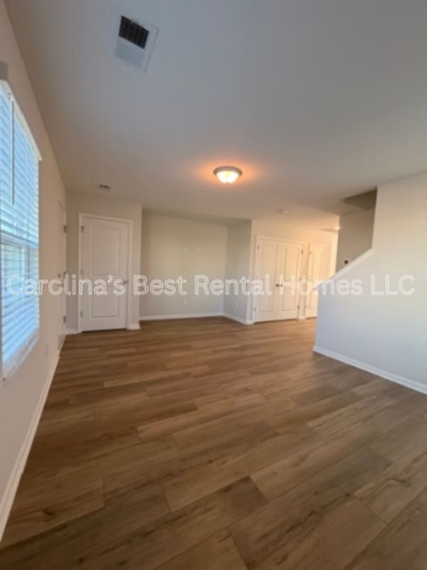 Building Photo - 2026 Skyline Rd