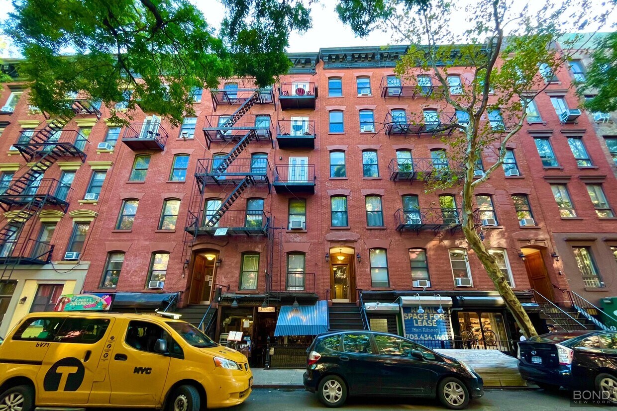 Foto principal - 424 E 9th St