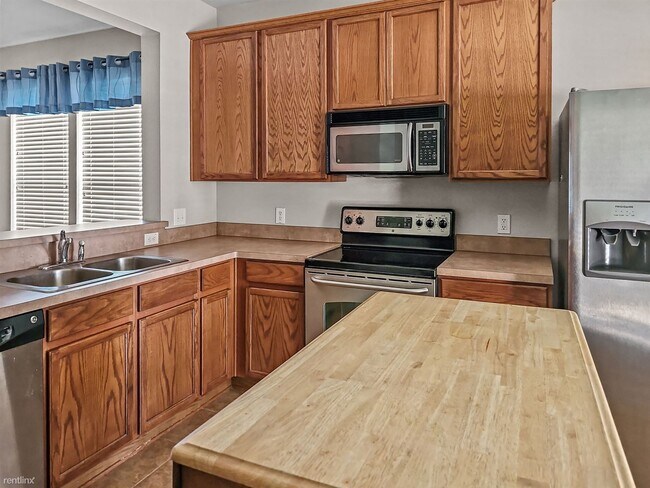 Foto del edificio - 3 br, 2.5 bath Townhome - 10741 Traymore D...