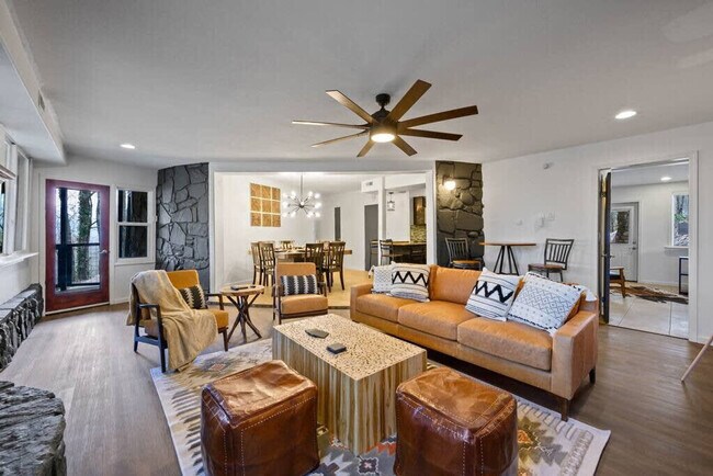 Foto del edificio - 578 Mountain Dr