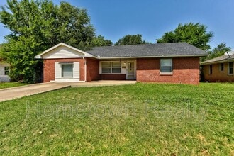 Building Photo - 3513 Springlake Dr
