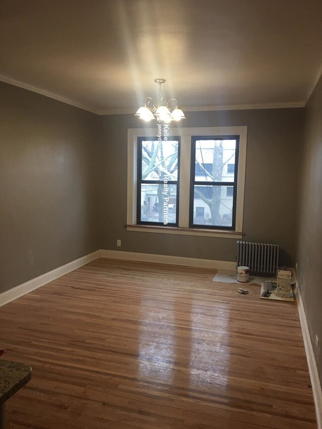 Building Photo - 5654 N Rockwell St
