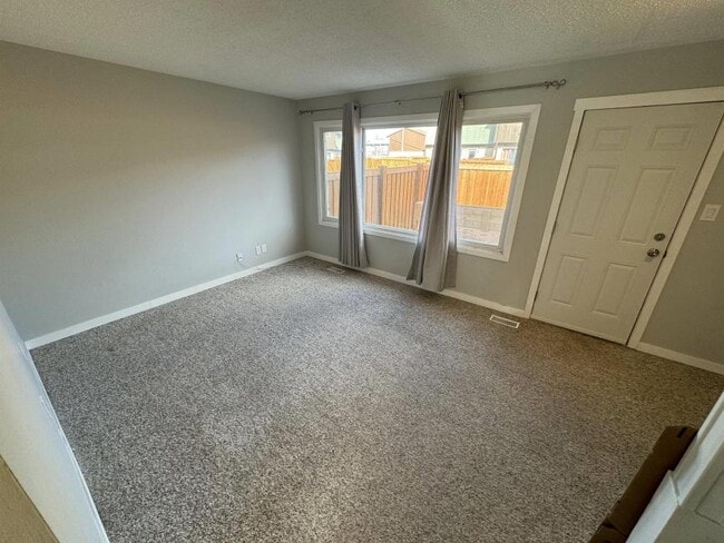 Building Photo - 3 bedroom in Grande Prairie AB T8V 4R8