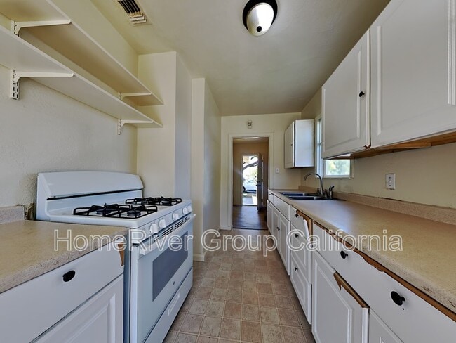 Foto del edificio - 3887 14th Ave