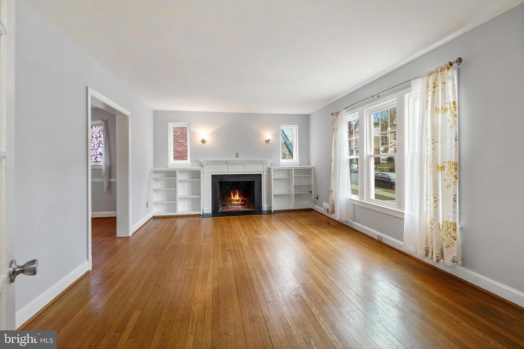 Primary Photo - 4451 Albemarle St NW