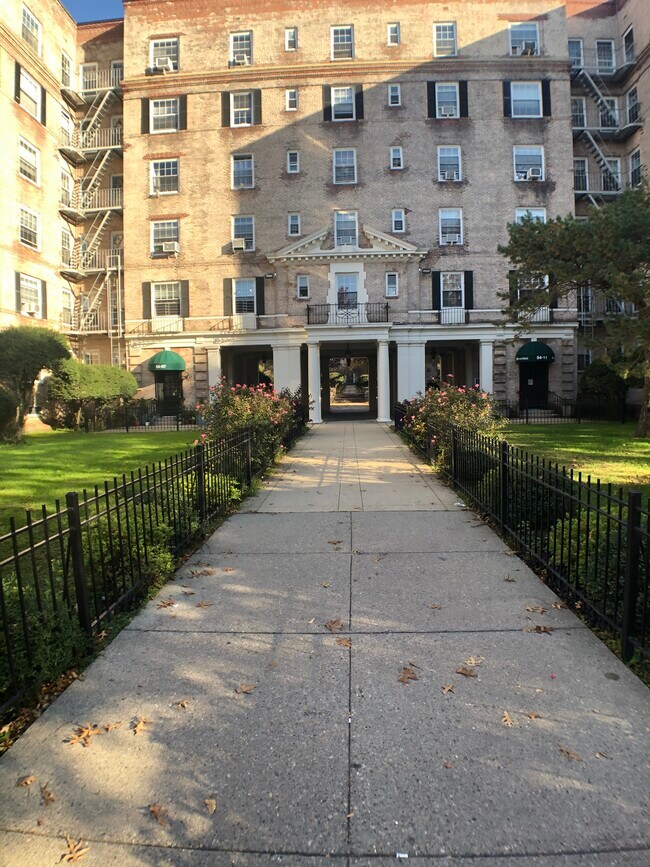jardín - 3047 Hobart St