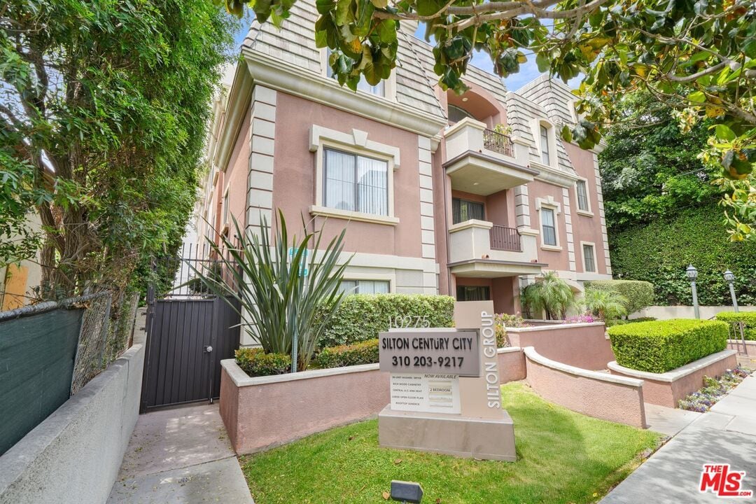 Primary Photo - 10275 Missouri Ave