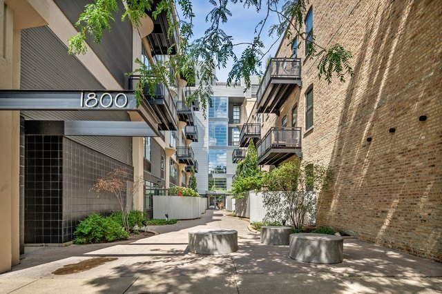 Foto del edificio - 1800 W Grace St