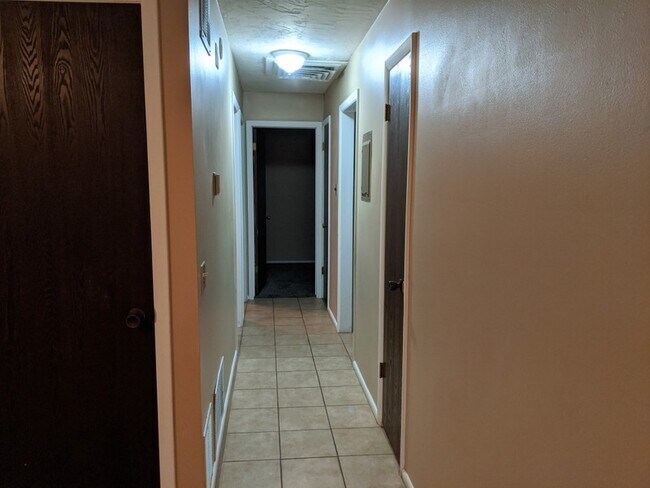 Foto del edificio - 855 E Stratford Ave