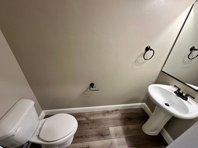 Foto del edificio - **Move-In Discount** 3 Bed 2.5 Bath -Newer...