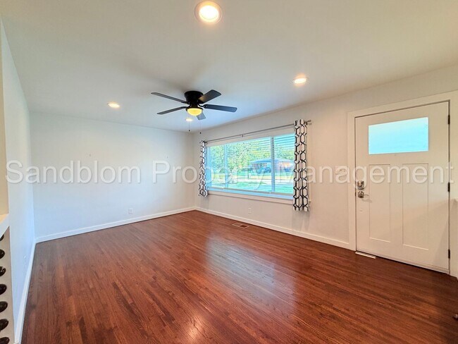 Foto del edificio - 5955 E 25th Pl