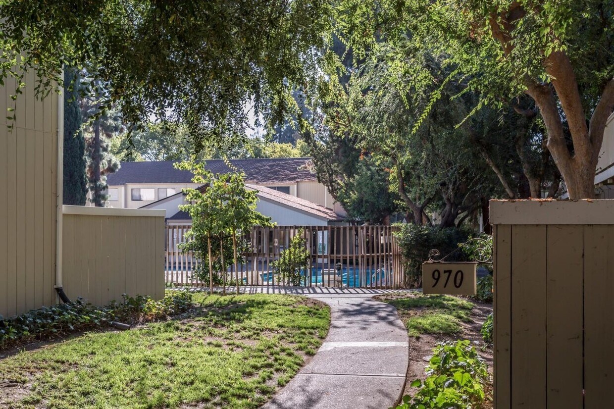 Primary Photo - 970 Kiely Blvd