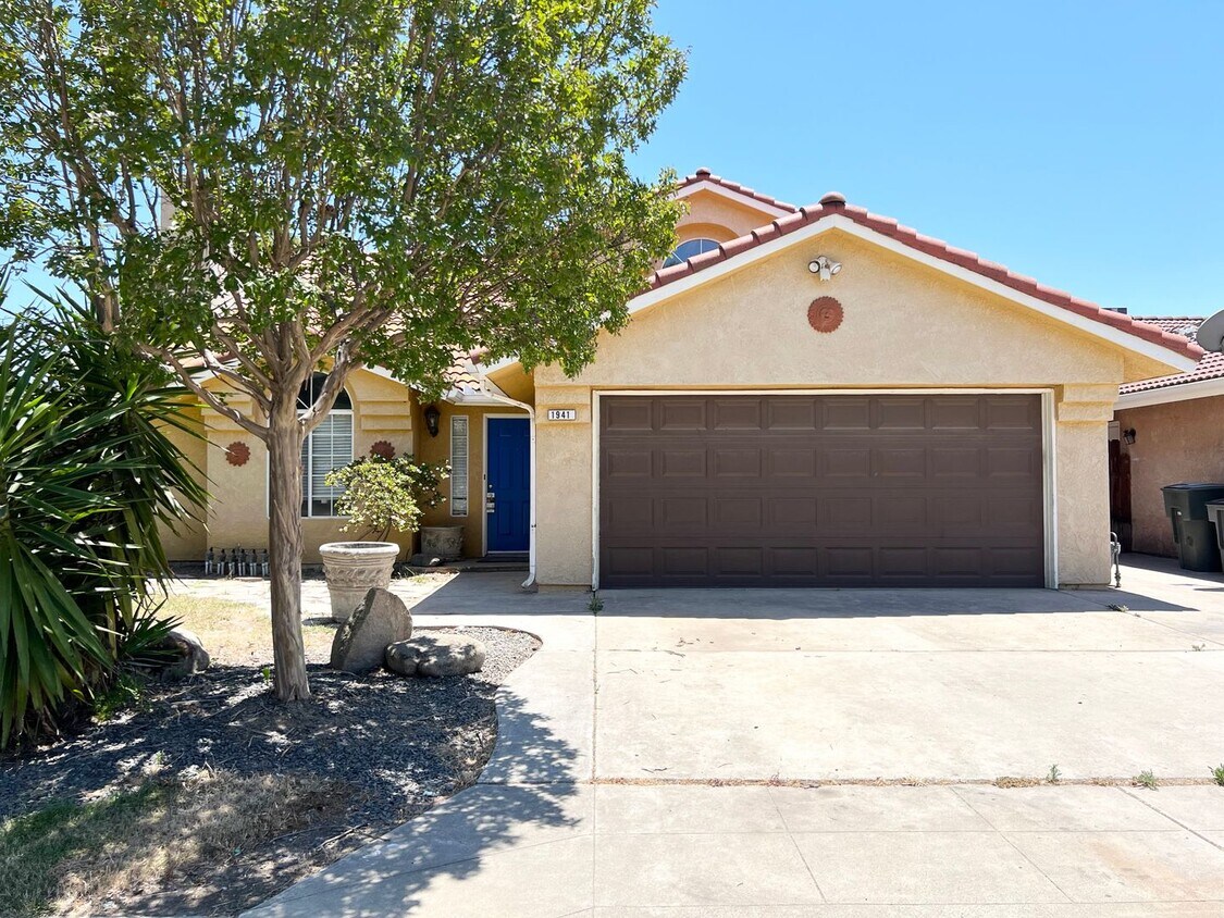 Primary Photo - Beautiful 4/2 in North Fresno