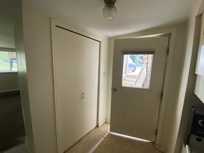 Building Photo - 23 Centennial Ave W