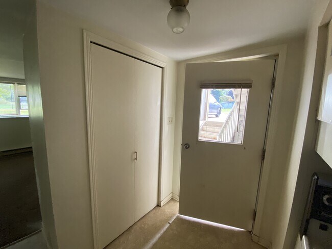 Photo du bâtiment - 23 Centennial Ave W