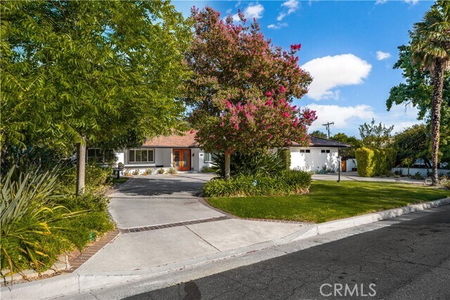 Building Photo - 4124 Oak Hollow Rd