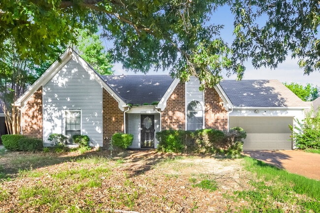 Building Photo - 2590 Laurelcrest Dr