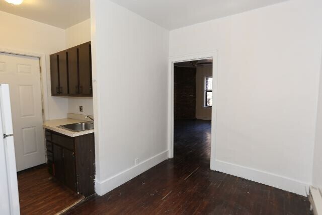 Foto del edificio - 3724.5 N Pine Grove Ave