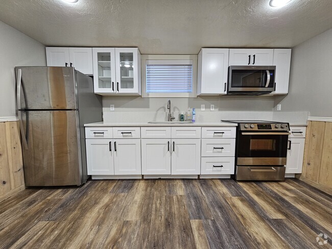 Building Photo - 4 E 1100 S