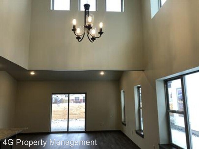 Building Photo - 3 br, 2.5 bath House - 1226 Ryun Sun Way