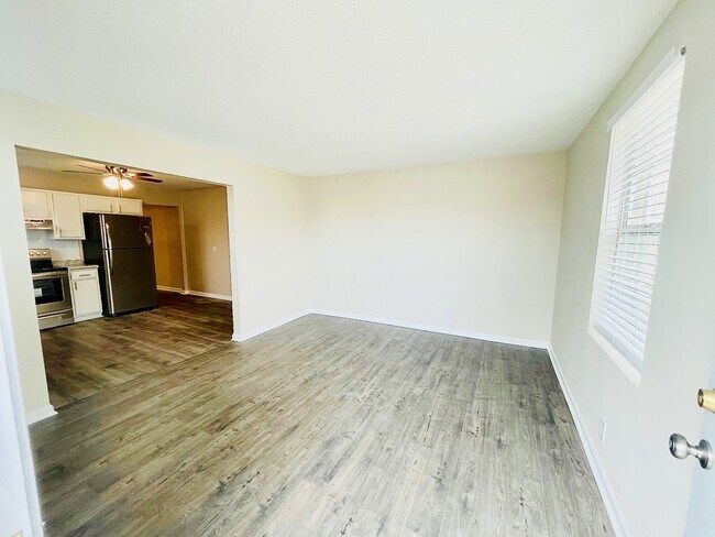 Building Photo - 1022 Delmas Ave