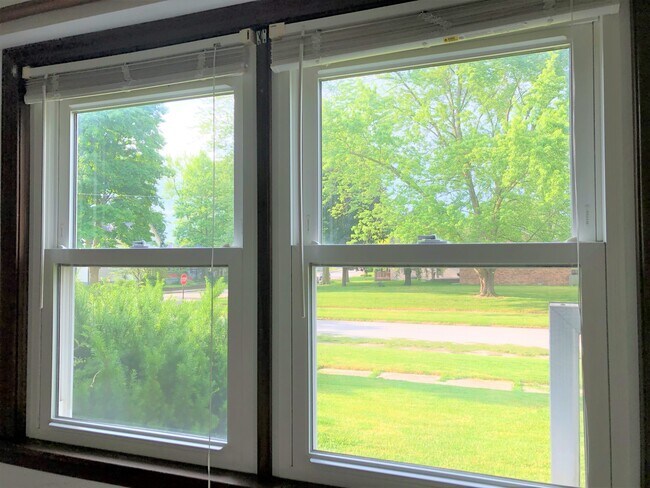 Ventana de la cocina - 906 N West St