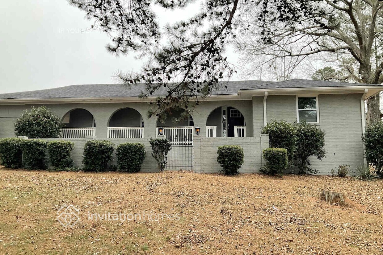 Primary Photo - 2300 Columbia Dr