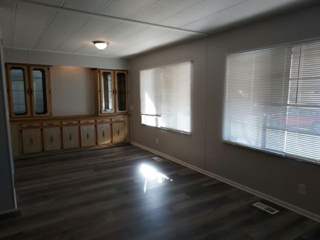 Building Photo - 311 49th Ave Terrace W