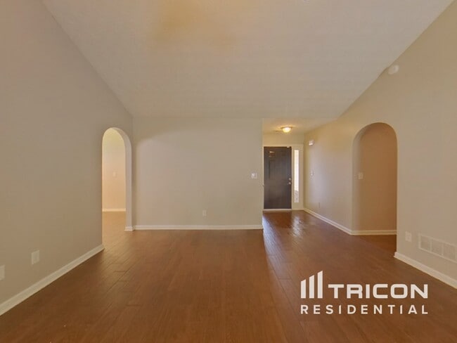 Building Photo - 1011 Buckeye Ln