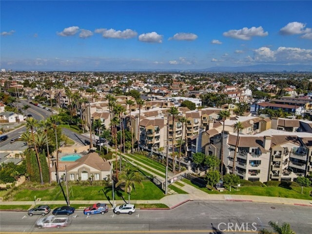 Building Photo - 310 Lake St