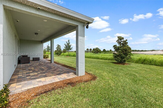 Building Photo - 10407 SW Captiva Dr