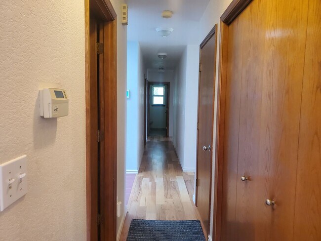 Foto del edificio - 247 SE Weston Rd