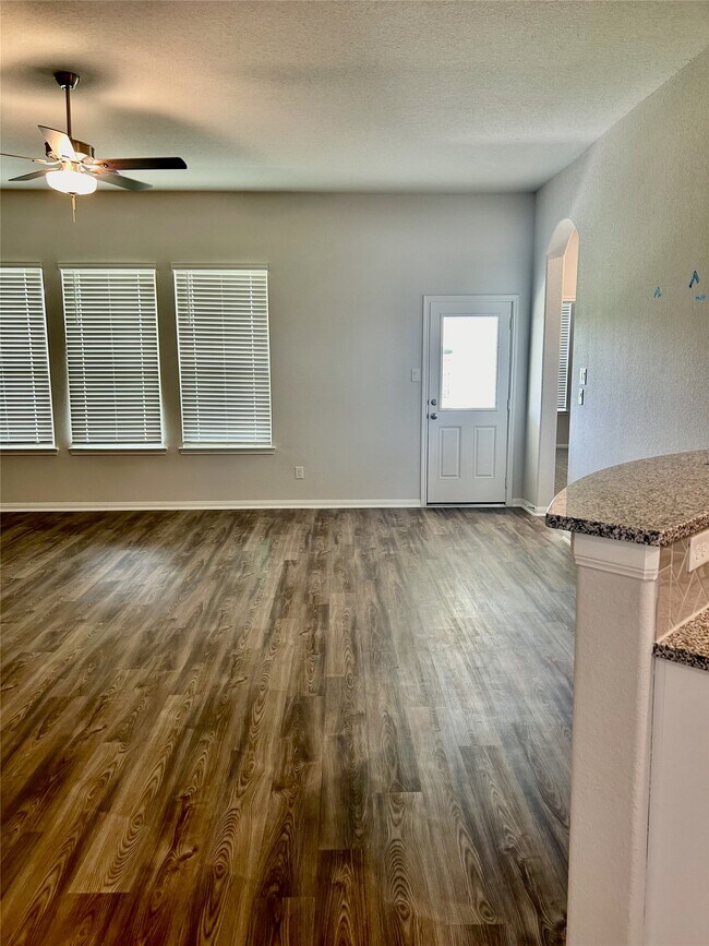 Building Photo - 509 Turtle Dove Dr
