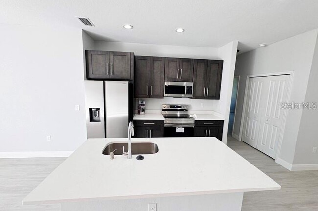Building Photo - 1153 Chalmer Terrace