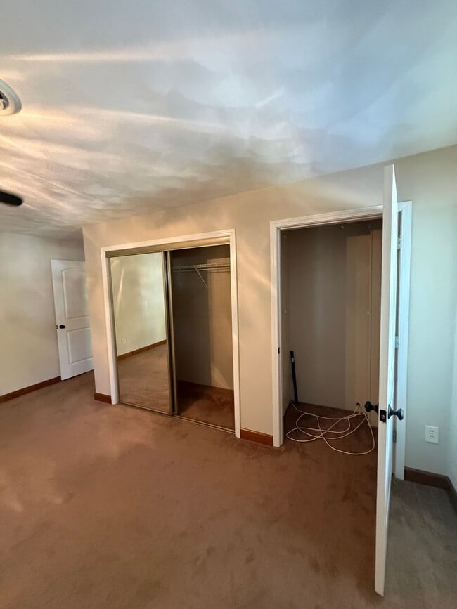 Building Photo - 209 W High St
