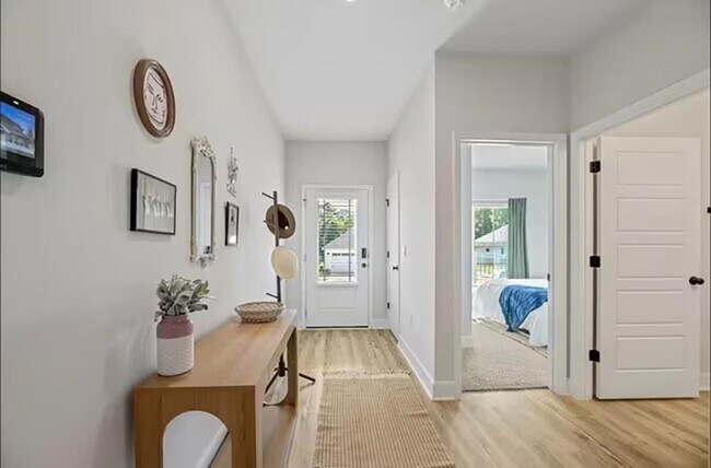 Foto del edificio - 2047 Hansel Hl Dr