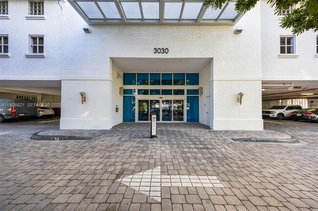 Building Photo - 3030 NE 188th St