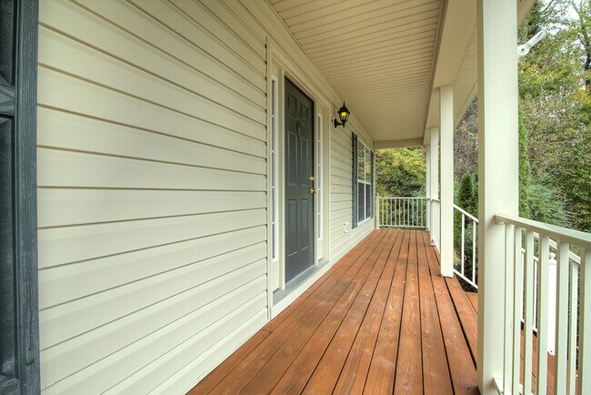 Foto del edificio - Large 3 Bedroom Home in Glen Allen! ***Available Mid July 2026***