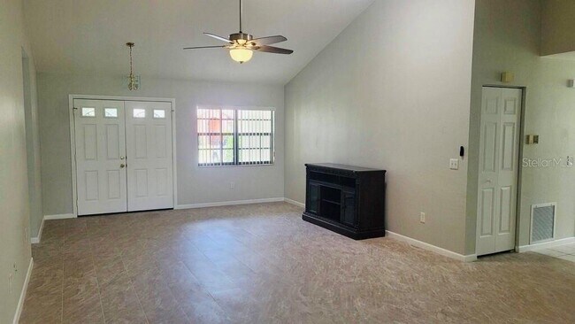 Building Photo - 39 Wedge Ln